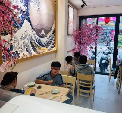 không gian quán sushi q12